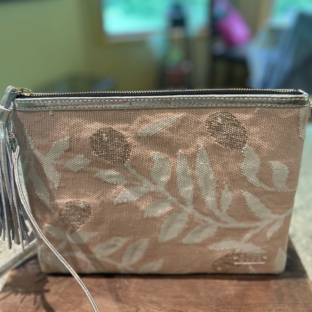 RARE- WKND-WYFR Elegant Beige Floral Clutch/Crossbody